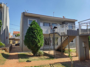 Apartamento com vaga/entrada privativa à rua
